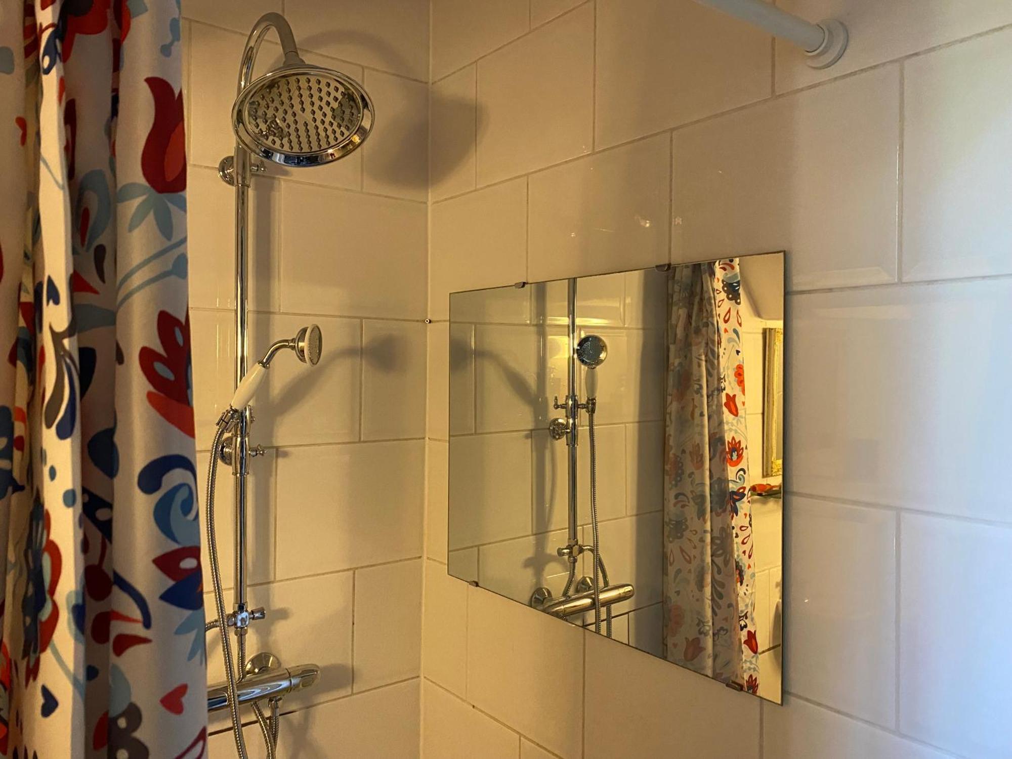 Vakantie Appartement Goedereede Let Op De Badkamer Moet Met Andere Gasten Gedeeld Worden Экстерьер фото